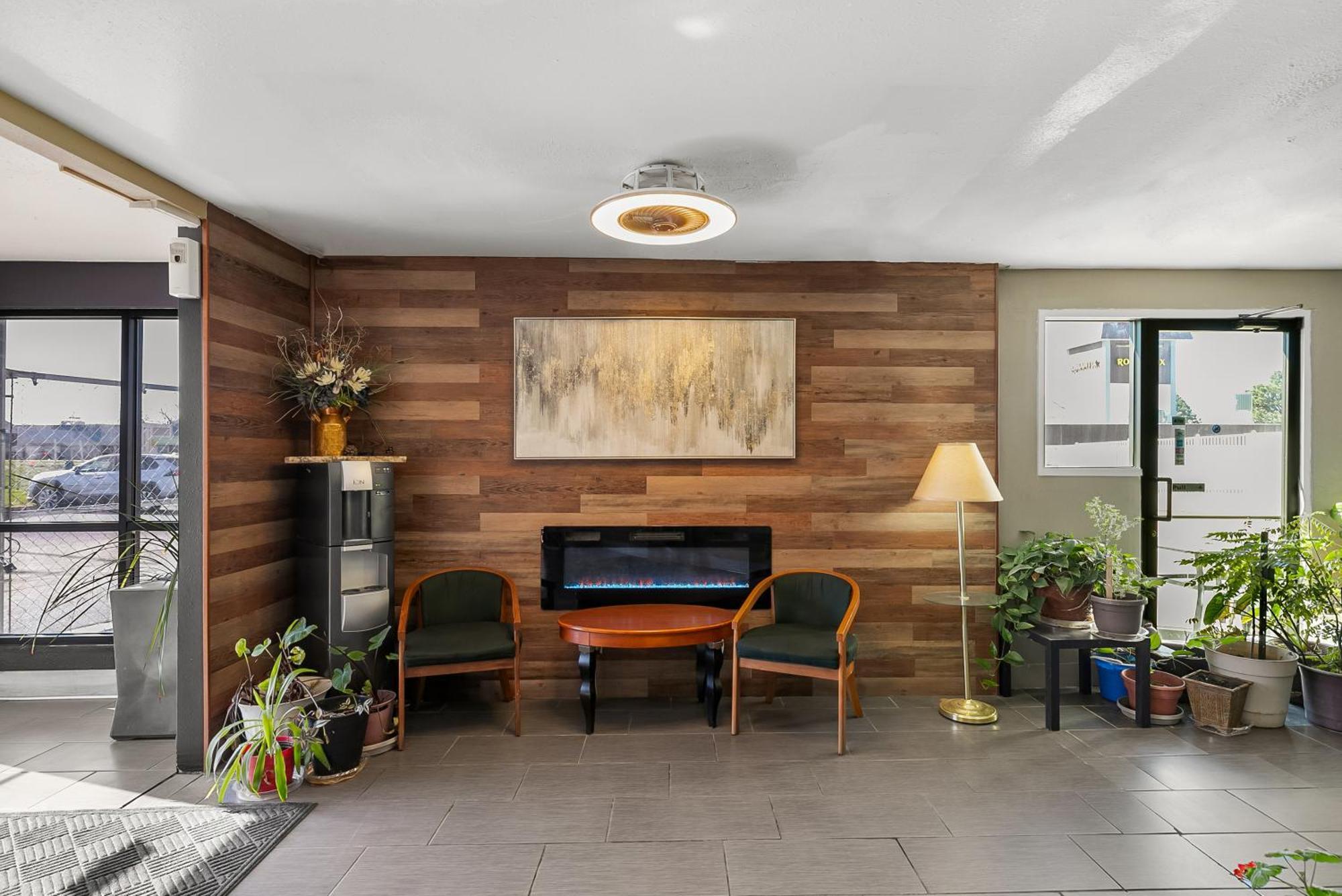 Americas Best Value Inn - Lincoln Airport Екстериор снимка