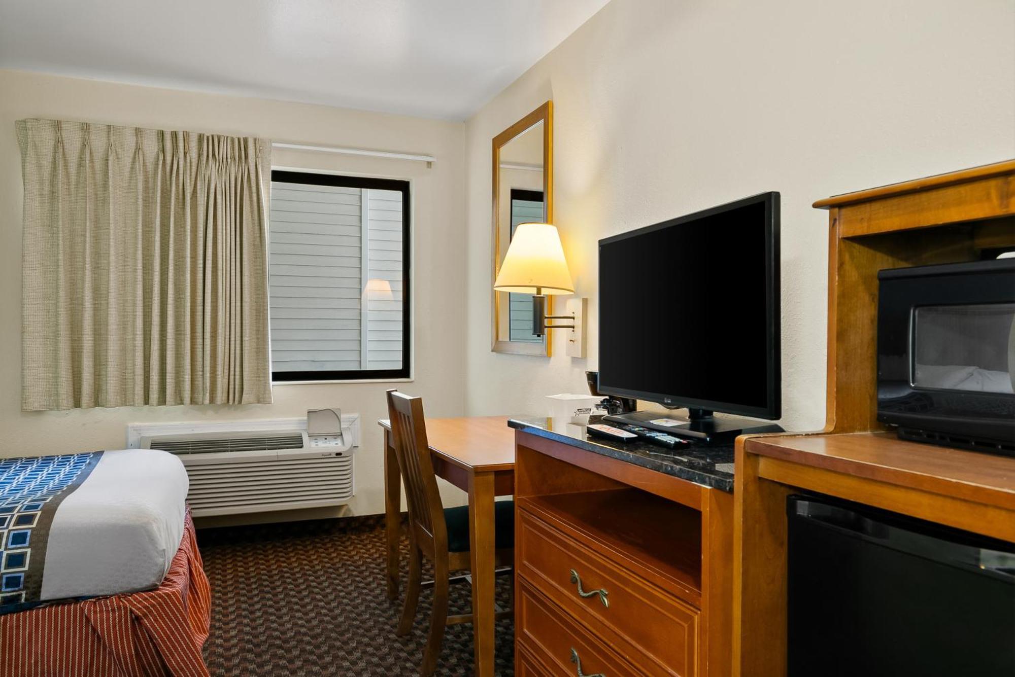 Americas Best Value Inn - Lincoln Airport Екстериор снимка