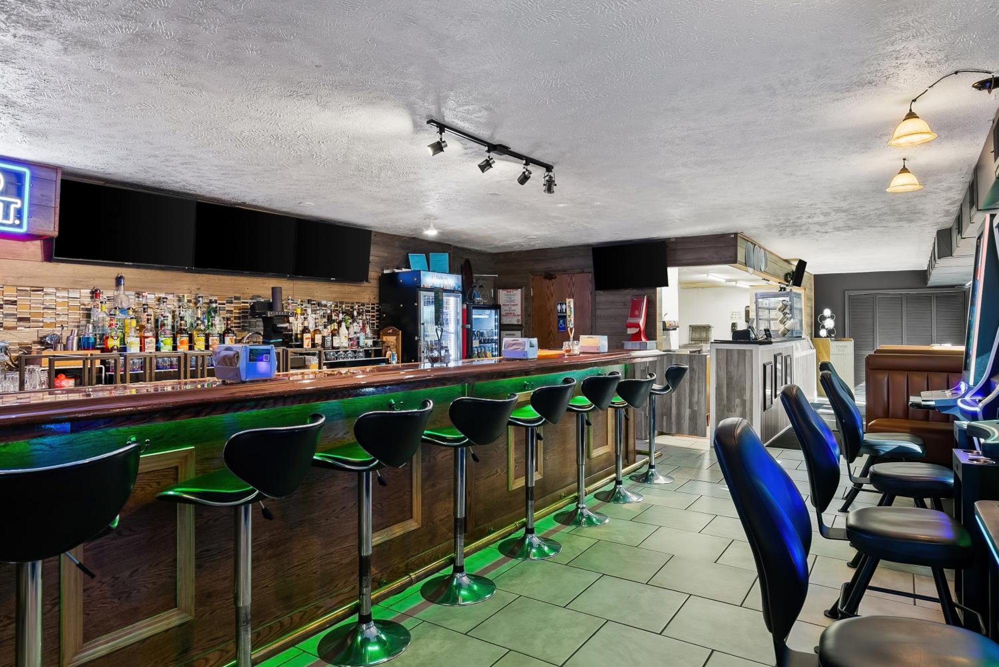 Americas Best Value Inn - Lincoln Airport Екстериор снимка