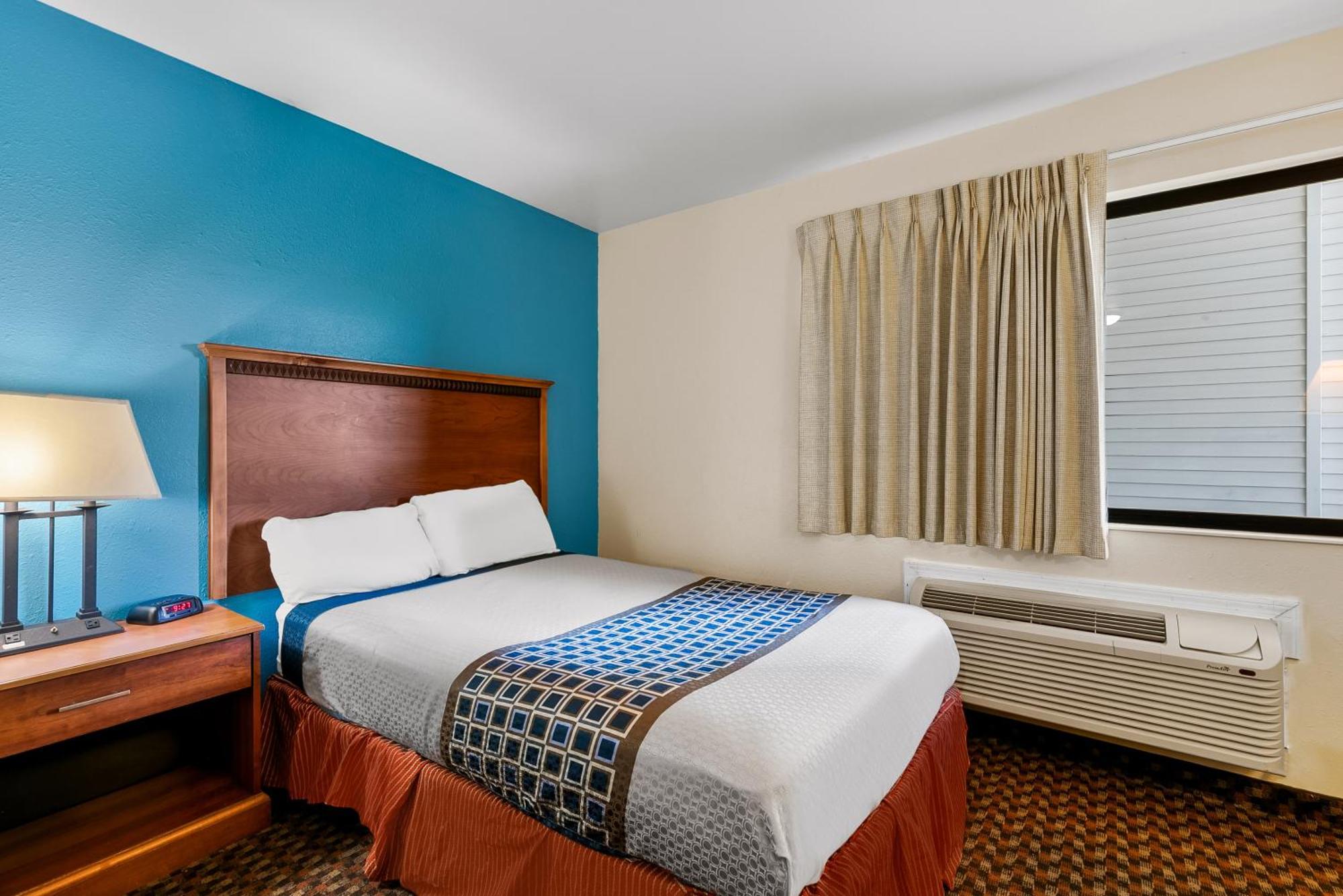 Americas Best Value Inn - Lincoln Airport Екстериор снимка